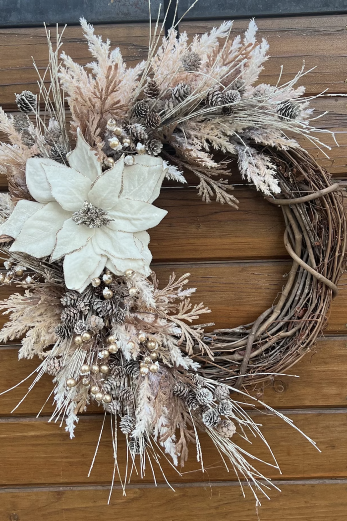 40+ Beautiful Boho Christmas Wreaths For Your Front Door